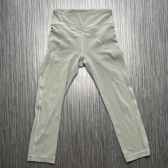 Lululemon Get Centred High Rise Crop 21" (Size 4) - Grey Sage - Picture 6 of 9